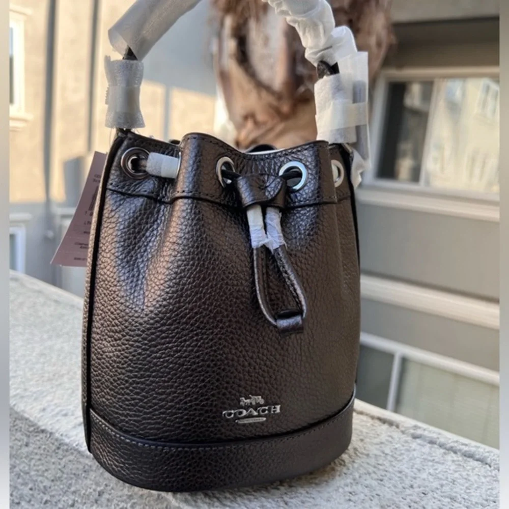 NWT COACH DEMPSEY DRAWSTRING BUCKET BAG 15 IN SILVER/METALLIC GUNMETAL CROSSBODY